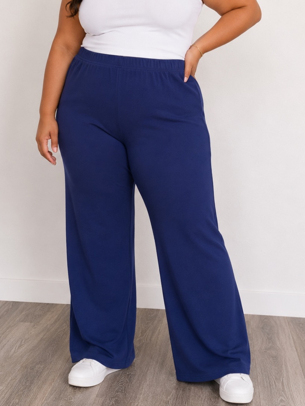 Wide-Leg Pull-On Pants in Navy